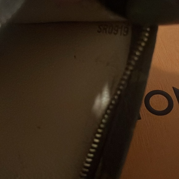 Auth Louis Vuitton Monogram pouch crossbody w/ box not original chain 🔥 - Picture 4 of 7